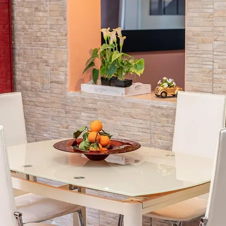 Vangel House Chaliotata